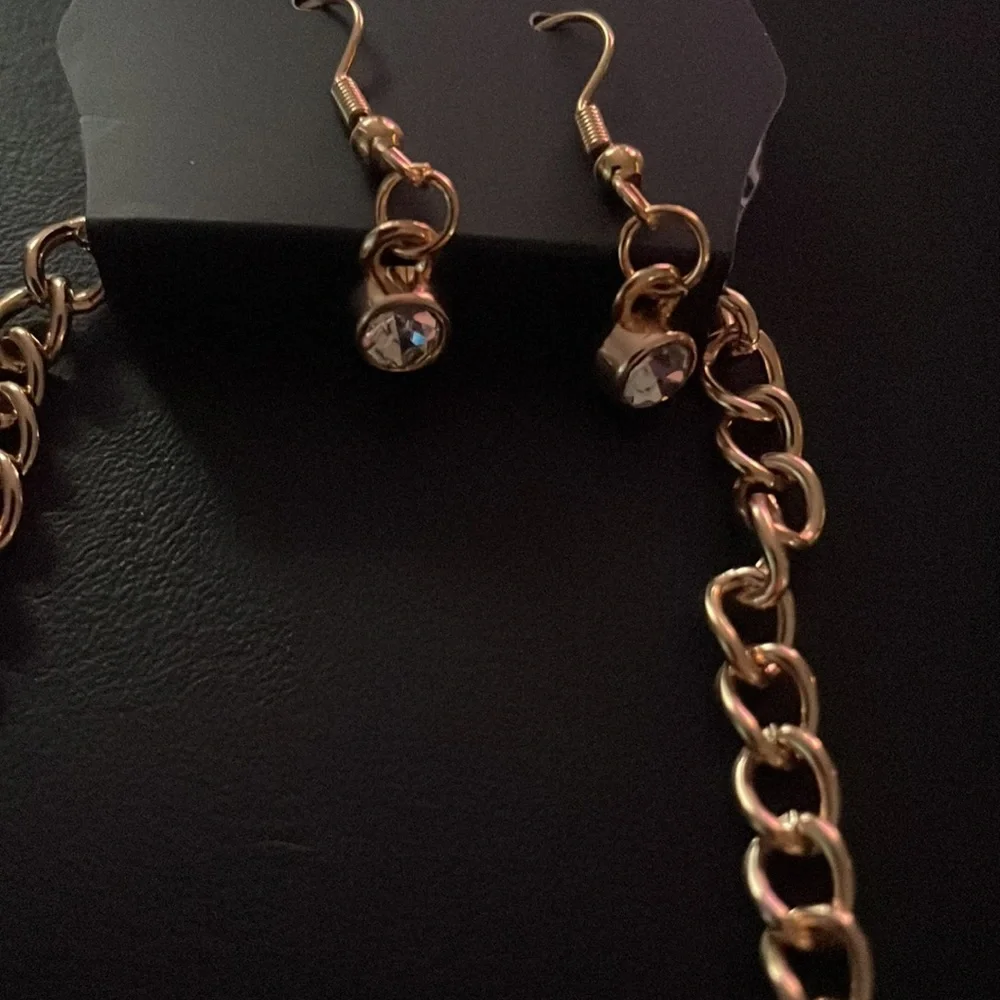 Statement Necklace - Picture 4 of 5